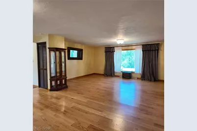 67156 Joella Drive, St Clairsville, OH 43950 - Photo 6
