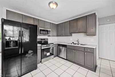 1731 Abbe Road S, Elyria, OH 44035 - Photo 2