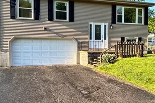 663 Meadowland Dr, Hubbard, OH 44425 - Photo 2