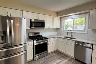 663 Meadowland Dr, Hubbard, OH 44425 - Photo 8