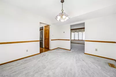 10108 Fair Road, Strongsville, OH 44149 - Photo 6