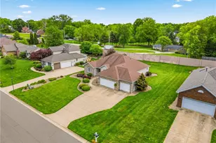 6862 Red Deer Cir NW, Canton, OH 44708 - Photo 4