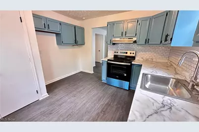 571 E 115th Street, Loveland, OH 44108 - Photo 10