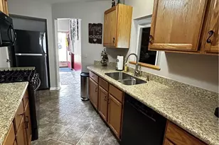 9605 E Idlewood Dr, Twinsburg, OH 44087 - Photo 4