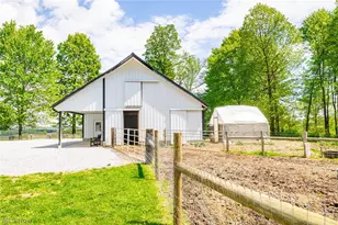 6401 E Moreland Rd, Fredericksburg, OH 44627 - Photo 8