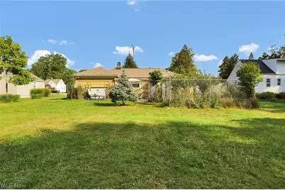 25255 Maple Ridge Road, North Olmsted, OH 44070 - Photo 32