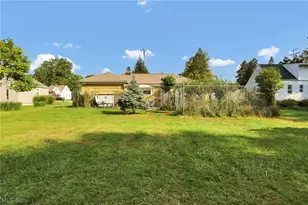 25255 Maple Ridge Rd, North Olmsted, OH 44070 - Photo 32