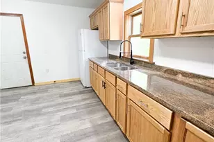 81 S Pleasant St, Oberlin, OH 44074 - Photo 4