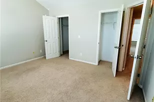 952 Hartford Village Blvd, Columbus, OH 43228 - Photo 10