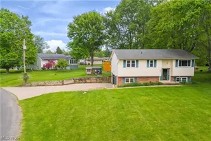 1425 Galaxy Dr, Mogadore, OH 44260 - Photo 2