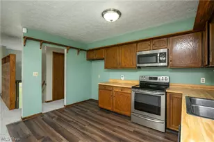 1425 Galaxy Dr, Mogadore, OH 44260 - Photo 16
