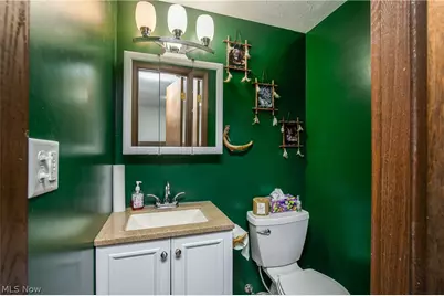 1425 Galaxy Drive, Mogadore, OH 44260 - Photo 28