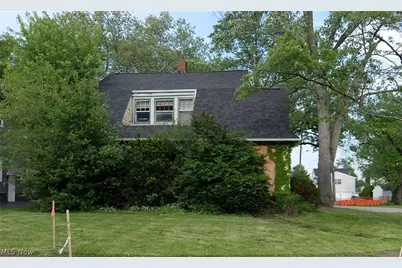 249 Central Parkway Avenue SE, Warren, OH 44483 - Photo 1