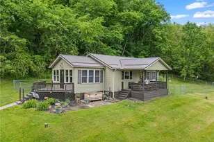 6942 Mt Pleasant Rd NE, Zoarville, OH 44656 - Photo 2
