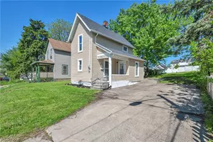 1 Smith Ct, Elyria, OH 44035 - Photo 2