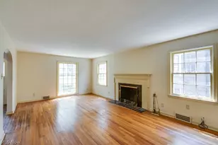 632 Roslyn Ave, Akron, OH 44320 - Photo 14