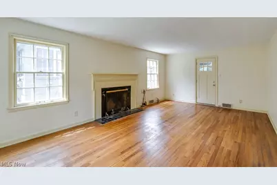 632 Roslyn Avenue, Akron, OH 44320 - Photo 12