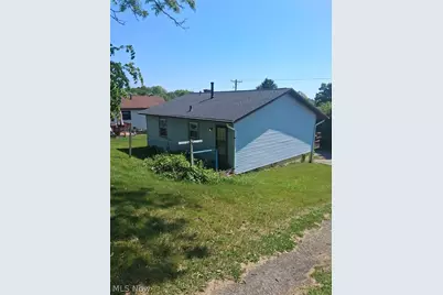 132 W Highland Avenue, Barnesville, OH 43713 - Photo 2