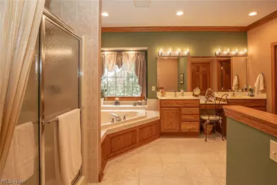1535 Chadford Gate SE, Canton, OH 44709 - Photo 28