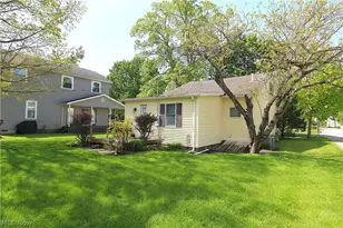 62 S Huron St, Milan, OH 44846 - Photo 14