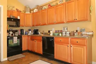 62 S Huron St, Milan, OH 44846 - Photo 4