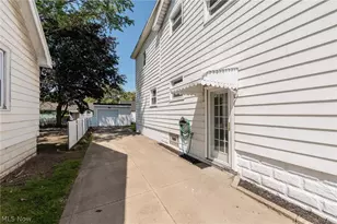 4004 E 41st St, Newburgh Heights, OH 44105 - Photo 12