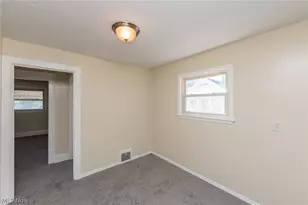 4004 E 41st St, Newburgh Heights, OH 44105 - Photo 34