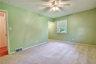 8905 Spring Valley Dr, Mentor, OH 44060 - Photo 20