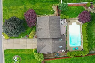 1208 Cedarwood Dr, Mineral Ridge, OH 44440 - Photo 2