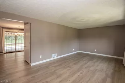 5251 Tanglewood Drive NE, Louisville, OH 44641 - Photo 4