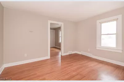 19211 Shawnee Avenue #2/UP, Loveland, OH 44119 - Photo 4