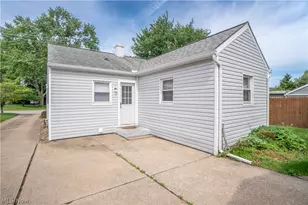 1060 Orchard Ave NE, North Canton, OH 44720 - Photo 18