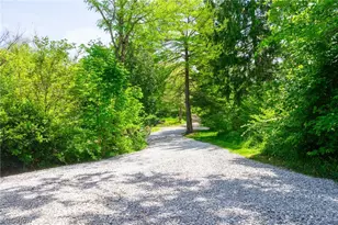 2317 Goshen Hill Rd SE, New Philadelphia, OH 44663 - Photo 4