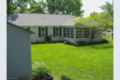 7351 Starcliff Avenue NW, North Canton, OH 44720 - Photo 6