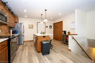 233 Woodbury Cir, Dalton, OH 44618 - Photo 4