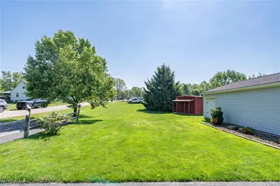 4260 Broadway Avenue NE, Louisville, OH 44641 - Photo 32