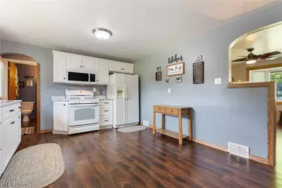 4260 Broadway Avenue NE, Louisville, OH 44641 - Photo 10