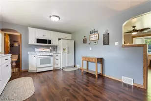 4260 Broadway Ave NE, Louisville, OH 44641 - Photo 10