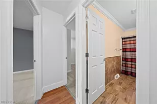34605 Glen Dr, Eastlake, OH 44095 - Photo 16