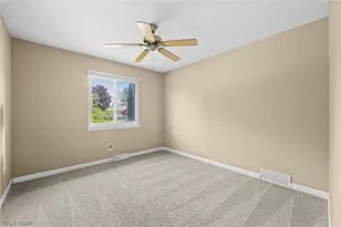 34605 Glen Dr, Eastlake, OH 44095 - Photo 22