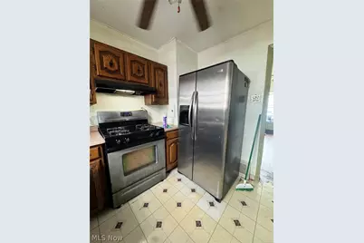1651 E 33rd Street, South Lorain, OH 44055 - Photo 6