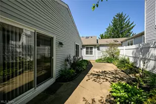 839 Sutton Pl, Akron, OH 44313 - Photo 6