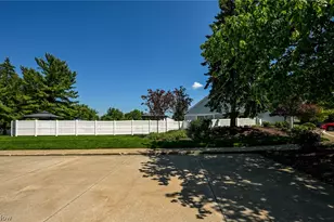 839 Sutton Pl, Akron, OH 44313 - Photo 34