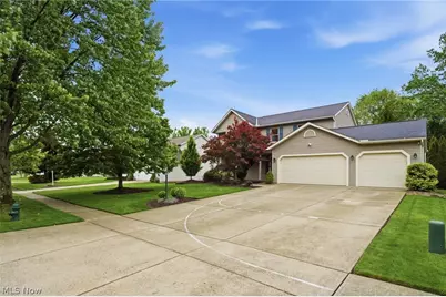 10376 Lake Meadows Drive, Strongsville, OH 44136 - Photo 2