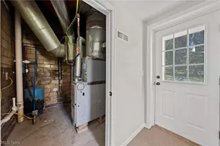 7997 Columbus Rd NE, Louisville, OH 44641 - Photo 36
