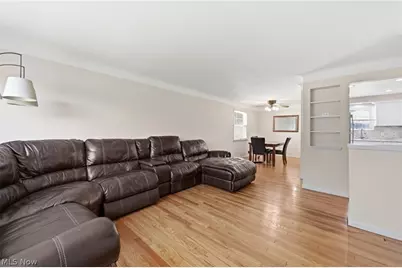 18313 Hazelwood Avenue, Maple Heights, OH 44137 - Photo 6