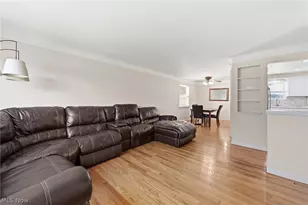 18313 Hazelwood Ave, Maple Heights, OH 44137 - Photo 6