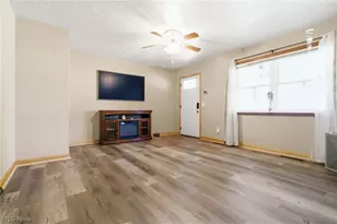 2534 Bollinger Ave NE, Canton, OH 44705 - Photo 6