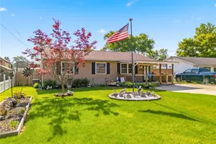 2534 Bollinger Ave NE, Canton, OH 44705 - Photo 2