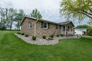 1094 Desert St NE, Uniontown, OH 44685 - Photo 18